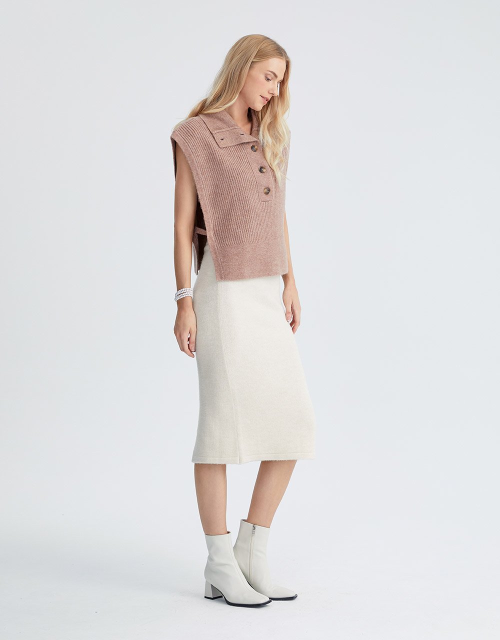 Sleeveless Ribbed Half Buttoned Knitted Vest