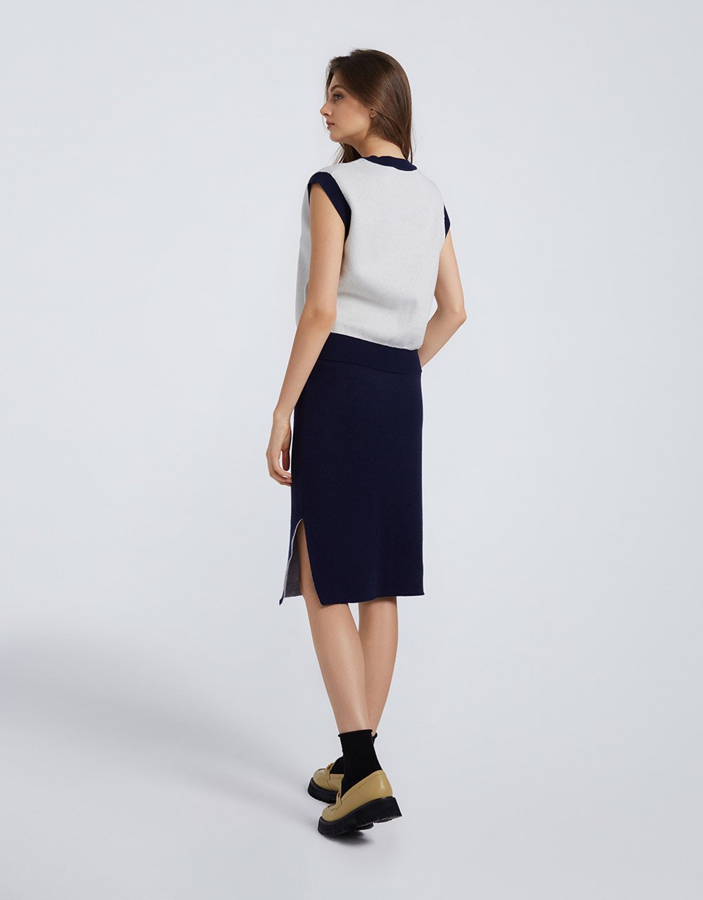 Argyle Pattern Contrast Trim Sweater Vest