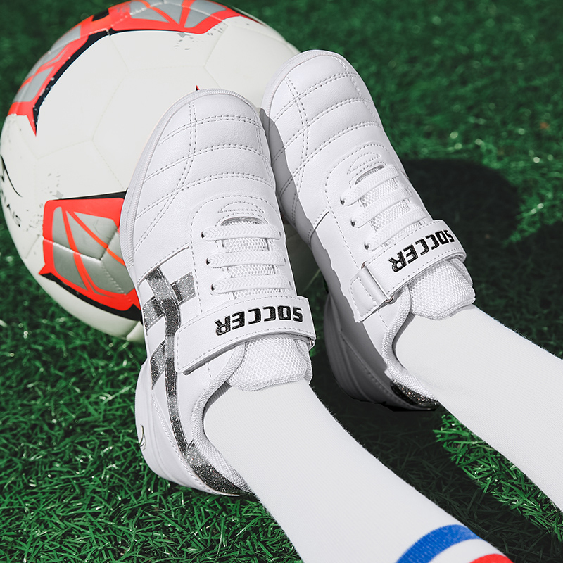 Men women Soccer Shoes Anti-Slippery Cushioning Kid Football Sneakers Indoor Sports Shoes Professional Training Shoes