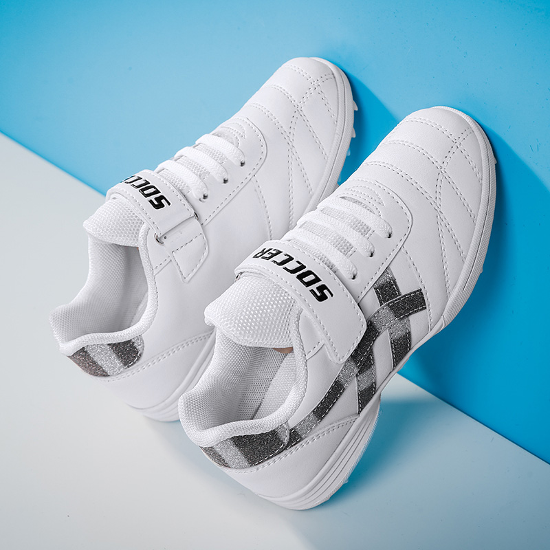 Men women Soccer Shoes Anti-Slippery Cushioning Kid Football Sneakers Indoor Sports Shoes Professional Training Shoes