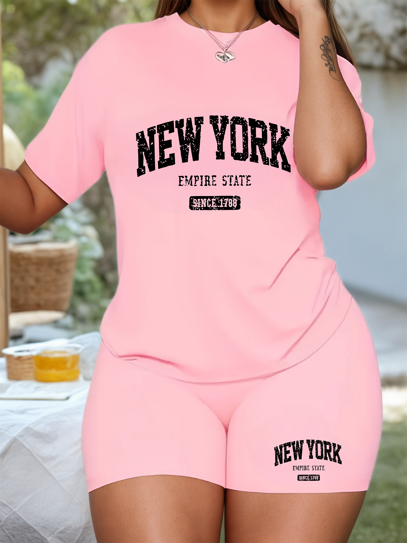 Rock heritage, New York print t-shirt, short sleeve crew neck casual top for summer & spring, Women's clothing