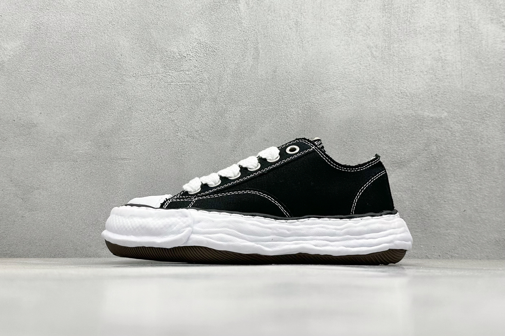 MMY / Maison MIHARA YASUHIRO Original Sole Canvas Low Sneakers Shoes