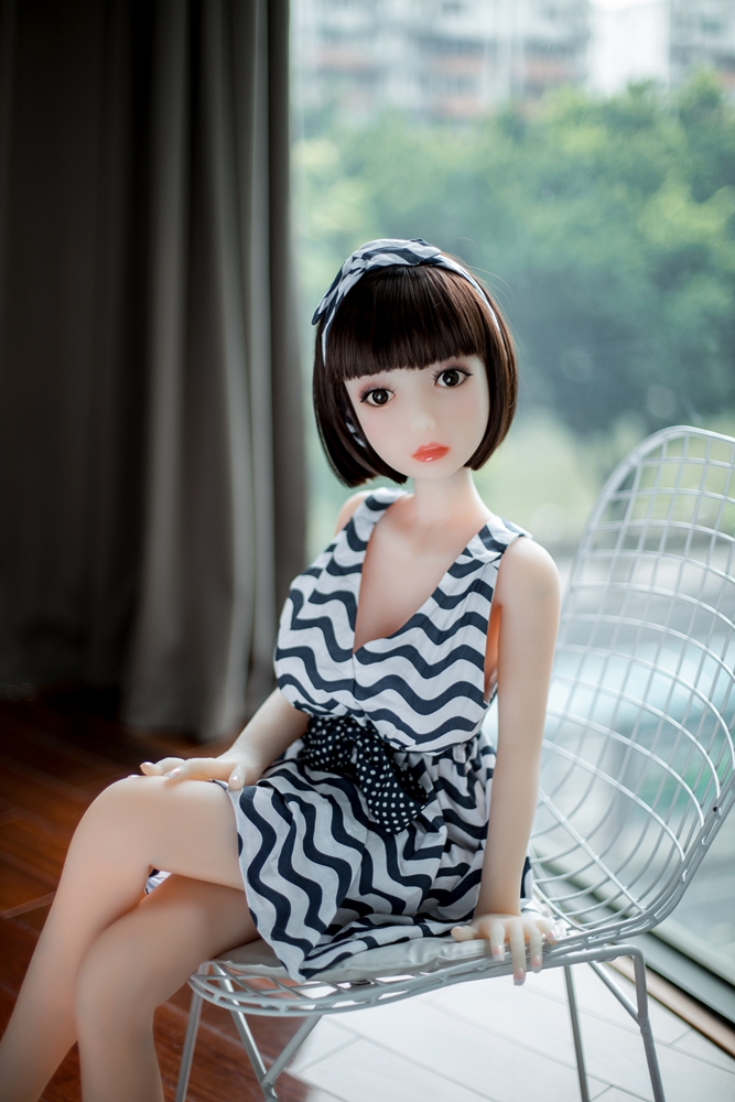 Regina: Slim Chinese girl sex doll-107-75CM/2FT5 (Different height)