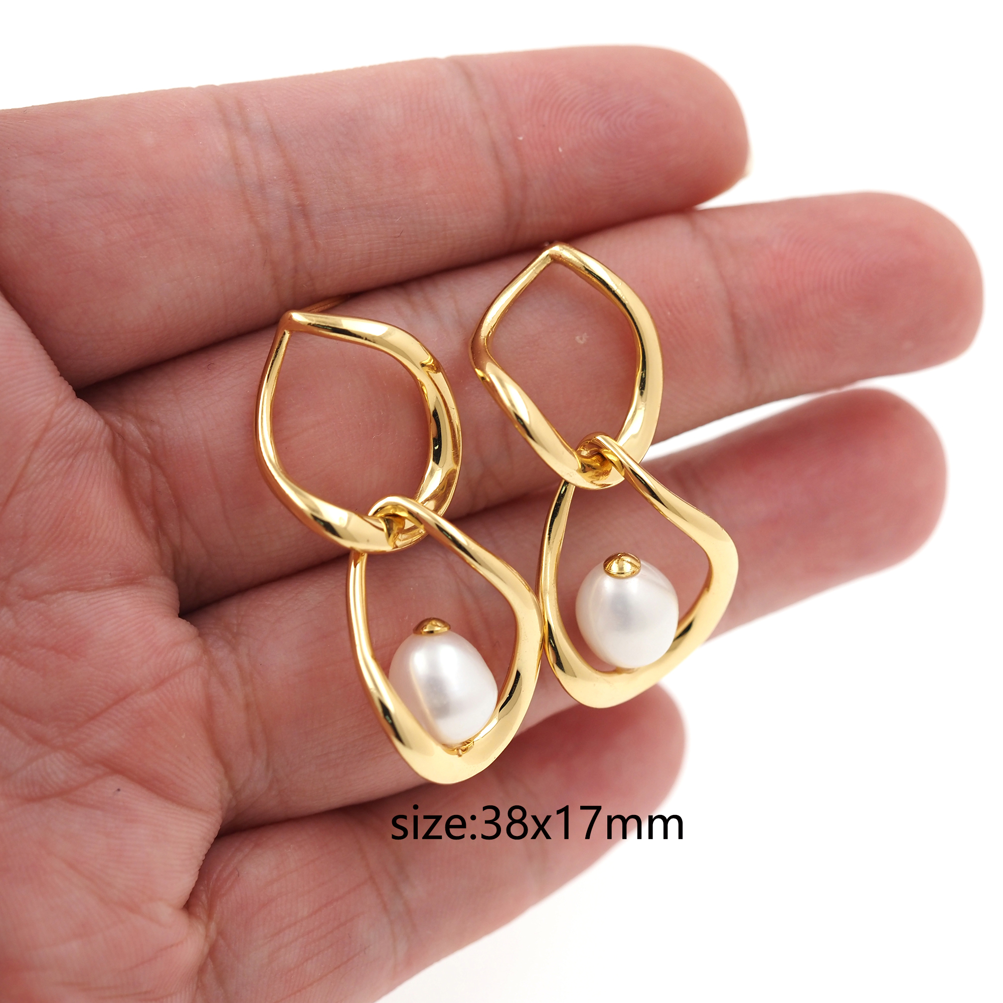18K Gold Filled Pearl Stud Earrings,Dainty Earrings,Minimalist Earring,Gift for Wife