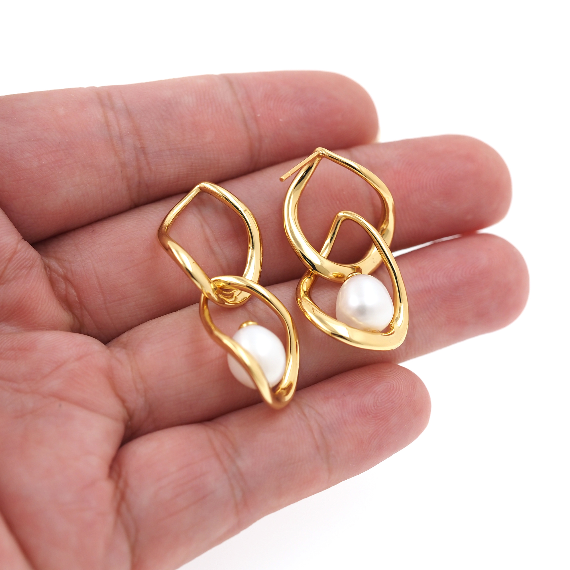 18K Gold Filled Pearl Stud Earrings,Dainty Earrings,Minimalist Earring,Gift for Wife