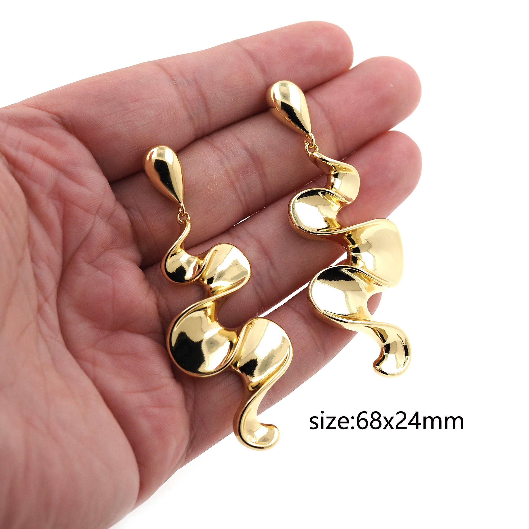 18K Gold Filled Wavy Stud Earrings,Irregular Earrings,Dainty Earrings,Minimalist Earring,Gift for Wife