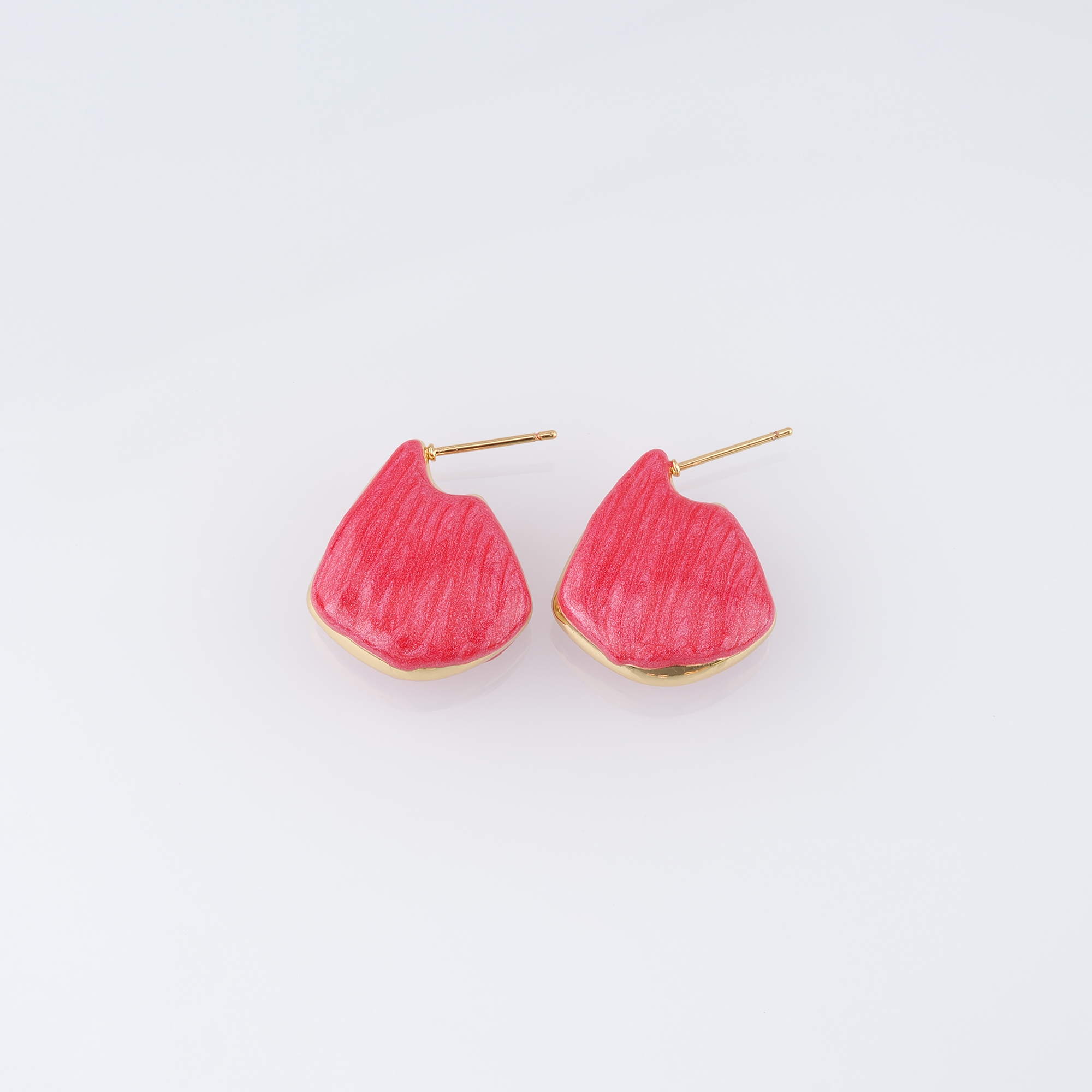 18K Gold Filled Shell Hoop Earrings,Dainty Earrings,Enamel Scallop Earrings,Minimalist Earrings,Everyday Earrings