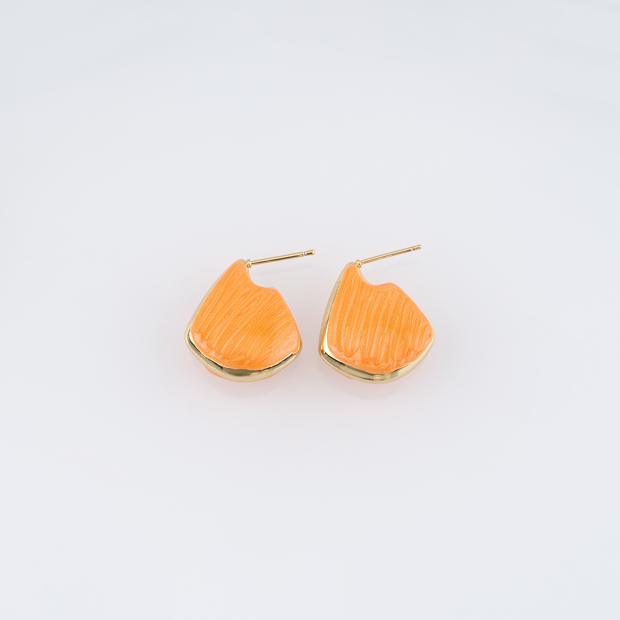 18K Gold Filled Shell Hoop Earrings,Dainty Earrings,Enamel Scallop Earrings,Minimalist Earrings,Everyday Earrings