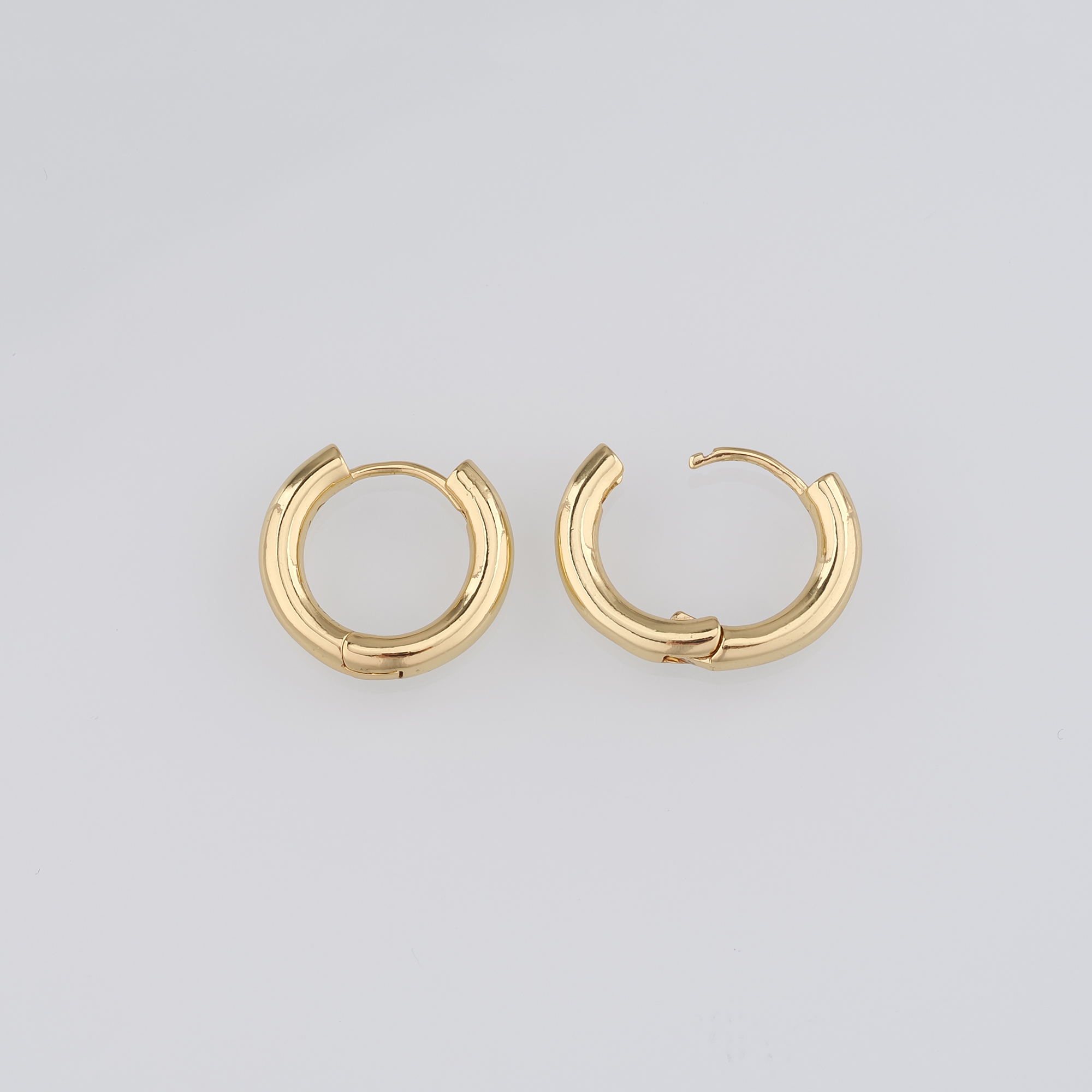 Dainty Hoop Earrings,18K Gold Filled Round Hoop Earrings,Gold Hoops,Minimalist Hoops Huggie